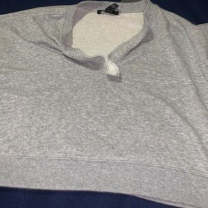 GREY CROPPED SWEATER !